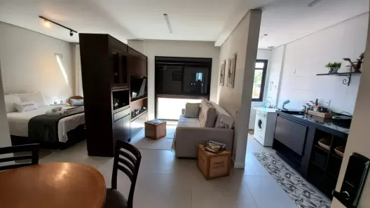 Apartamento com 1 Quarto para alugar, 40m² no Coqueiros, Florianópolis