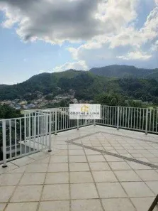 Sobrado com 4 Quartos à venda, 350m² no Varadouro, São Sebastião