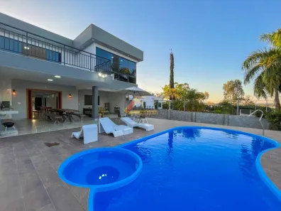 Casa com 5 Quartos à venda, 600m² no Centro, Carmo do Cajuru