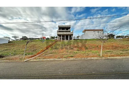 Lote/Terreno à venda, 303m² no São Judas Tadeu, Jequié