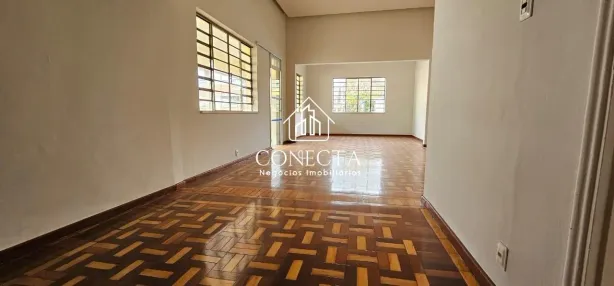 Prédio Comercial com 3 Quartos para alugar, 350m² no Centro, Uberlândia