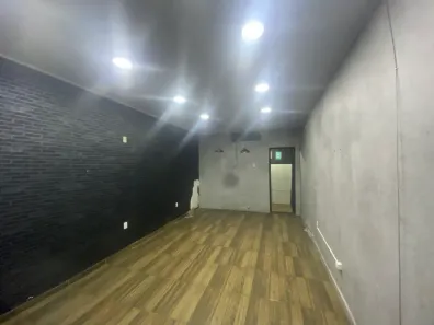 Ponto Comercial para alugar, 50m² no Parque Senhor do Bonfim, Duque de Caxias