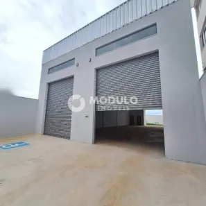 Galpão/Depósito/Armazém para alugar, 240m² no Brasil, Uberlândia