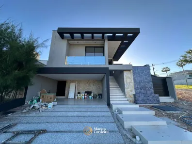 Casa de Condomínio com 3 Quartos para alugar, 220m² no Cidade Alpha, Eusébio