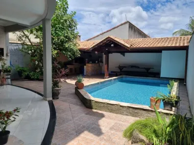 Sobrado com 3 Quartos à venda, 200m² no Canto do Forte, Praia Grande