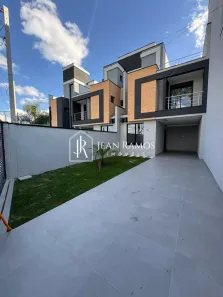 Sobrado com 3 Quartos à venda, 140m² no Xaxim, Curitiba