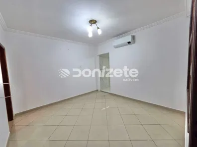 Casa com 2 Quartos à venda, 237m² no Vila Valparaíso, Santo André