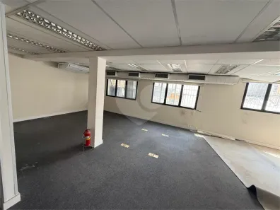 Prédio Comercial para alugar, 1017m² no Bom Retiro, São Paulo