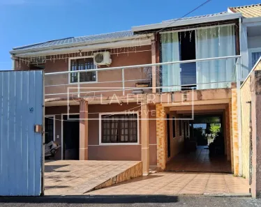 Sobrado com 5 Quartos à venda, 320m² no Uberaba, Curitiba