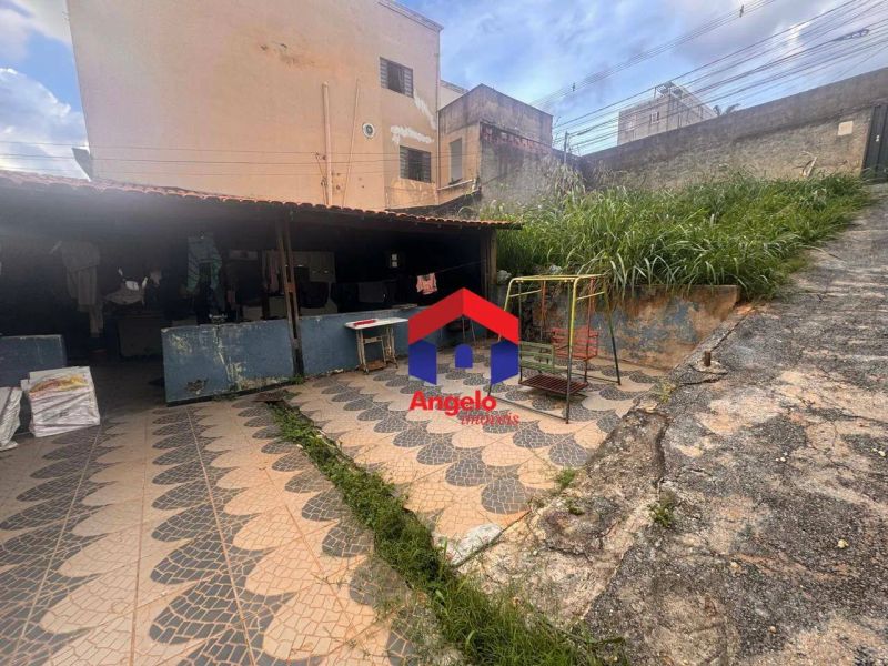 Casa com 5 quartos — Santa Mônica, Belo Horizonte
