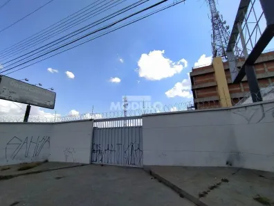 Lote/Terreno para alugar, 600m² no Brasil, Uberlândia