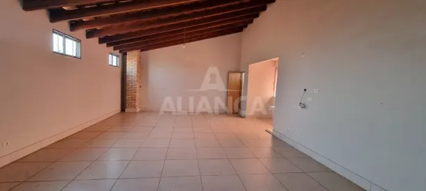 Casa com 5 Quartos para alugar, 320m² no Jardim Europa, Uberlândia