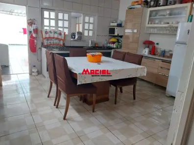Sobrado com 3 Quartos à venda, 151m² no Jardim São Vicente, São José dos Campos