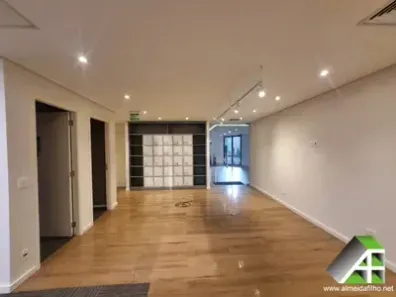 Sala Comercial com 1 Quarto para alugar, 245m² no Vila Olímpia, São Paulo