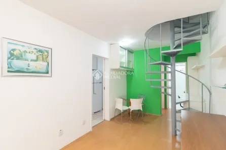 Apartamento com 2 Quartos para alugar, 50m² no Farroupilha, Porto Alegre