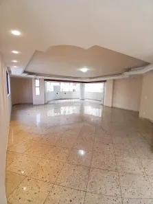 Apartamento com 4 Quartos para alugar, 262m² no Setor Bueno, Goiânia