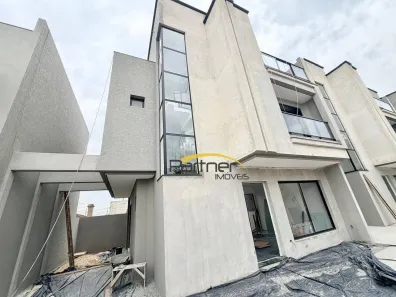 Sobrado com 3 Quartos à venda, 128m² no Capão Raso, Curitiba