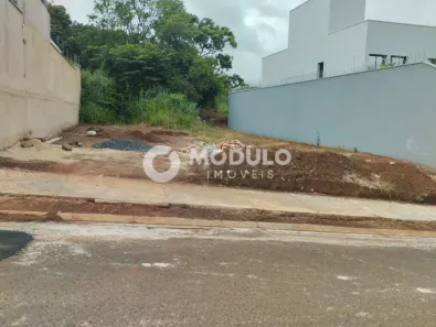 Lote/Terreno à venda, 378m² no Jardim Inconfidência, Uberlândia