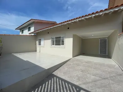Casa com 2 Quartos para alugar, 110m² no Jardim Peruíbe, Peruíbe