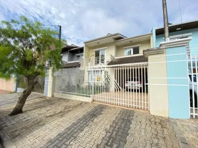 Sobrado com 3 Quartos à venda, 158m² no Uvaranas, Ponta Grossa