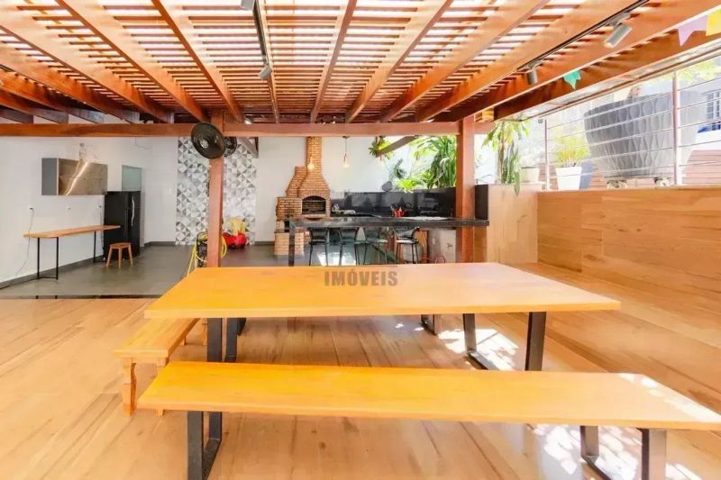 Casa com 4 quartos — Caiçaras, Belo Horizonte