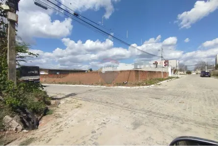Lote/Terreno à venda, 1050m² no Maurício de Nassau, Caruaru