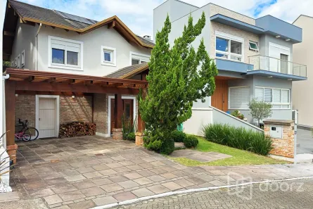 Casa com 3 Quartos à venda, 243m² no Hípica, Porto Alegre