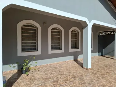 Casa com 3 Quartos para venda ou aluguel, 136m² no Vila Santana, Sumaré