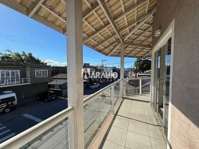 Sobrado com 3 Quartos para alugar, 350m² no São João, Itajaí