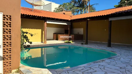 Casa com 4 Quartos à venda, 338m² no Jardim São Bento, Uberaba