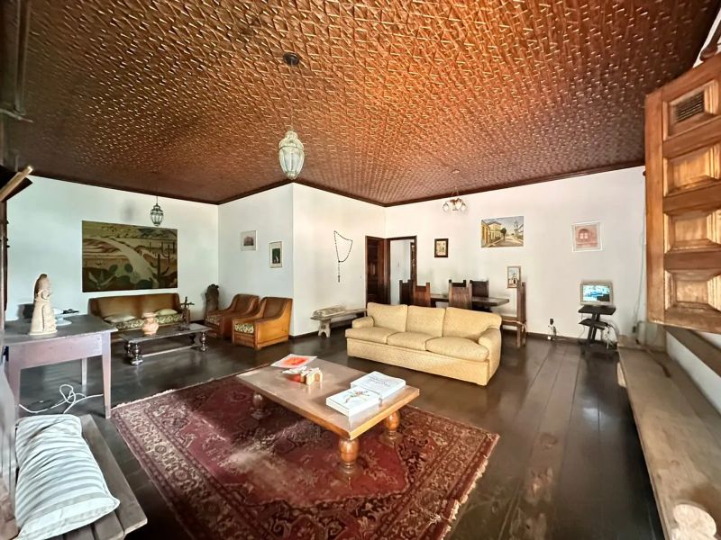 Casa com 5 quartos — Santa Amélia, Belo Horizonte