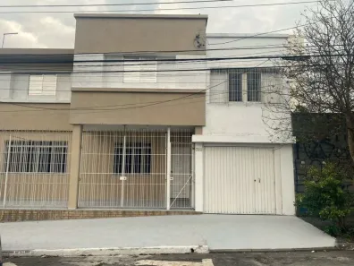 Sobrado com 5 Quartos à venda, 250m² no Nova Piraju, São Paulo