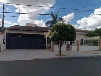 Casa com 3 Quartos à venda, 276m² no Residencial Samambaia, São Carlos