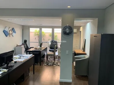 Sala Comercial à venda, 64m² no Passo da Areia, Porto Alegre