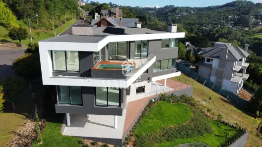 Casa de Condomínio com 4 Quartos à venda, 570m² no Vila Prinstrop, Gramado