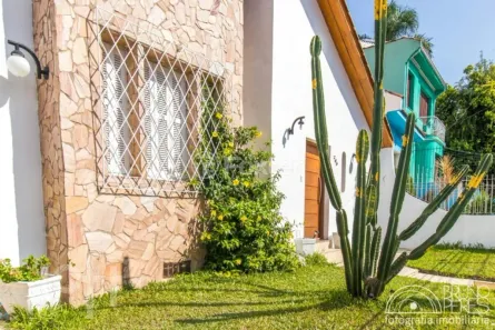 Casa com 6 Quartos à venda, 300m² no Partenon, Porto Alegre