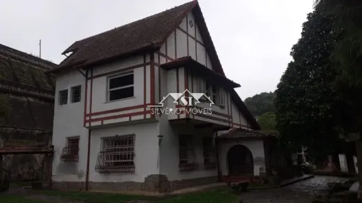 Casa com 4 Quartos para alugar, 310m² no Quarteirão Ingelheim, Petrópolis