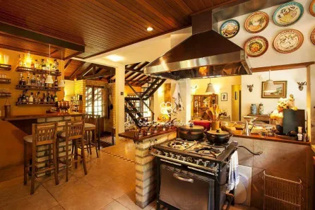 Casa com 3 Quartos para venda ou aluguel, 292m² no Bosque Capuava, Embu das Artes