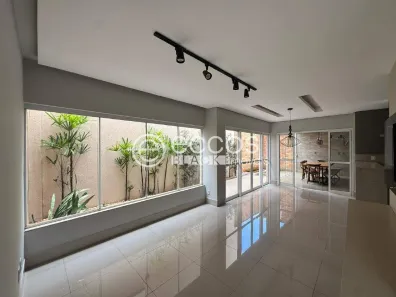 Casa de Condomínio com 3 Quartos à venda, 188m² no Granja Marileusa, Uberlândia