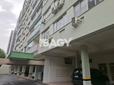 Apartamento com 2 Quartos para alugar, 90m² no Centro, Florianópolis