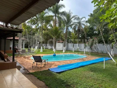 Fazenda/Sítio com 4 Quartos à venda, 600m² no Jockey Camping, Uberlândia