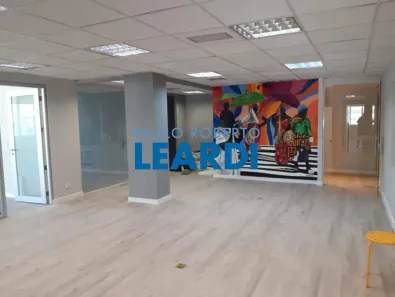 Sala Comercial à venda, 246m² no Cerqueira César, São Paulo
