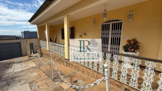 Casa com 4 Quartos para venda ou aluguel, 850m² no Vila Santa Terezinha, Carapicuíba