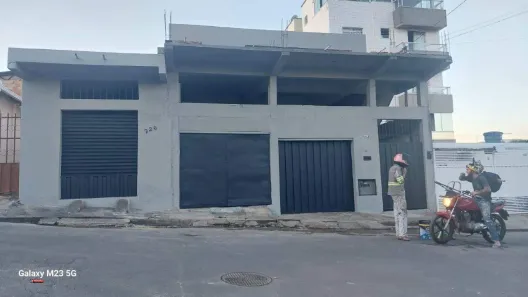 Casa com 2 Quartos para alugar, 190m² no Parque Maracanã, Contagem