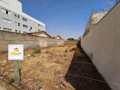 Lote/Terreno à venda, 300m² no Pampulha, Uberlândia