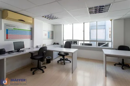Sala Comercial com 6 Quartos à venda, 68m² no Independência, Porto Alegre