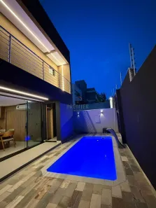 Casa de Condomínio com 3 Quartos à venda, 220m² no Conjunto Habitacional Alexandre Urbanas, Londrina