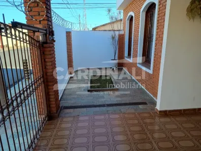 Casa com 3 Quartos para alugar, 166m² no Jardim Mercedes, São Carlos