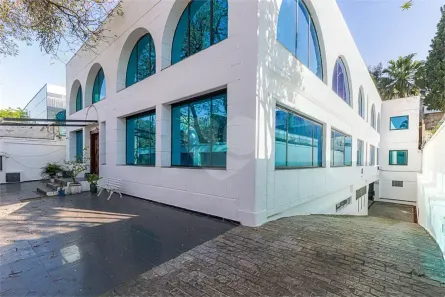 com 1 Quarto para alugar, 1073m² no Jardim Everest, São Paulo