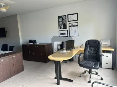 Sala Comercial para alugar, 47m² no Sítio Tamboré Alphaville, Barueri